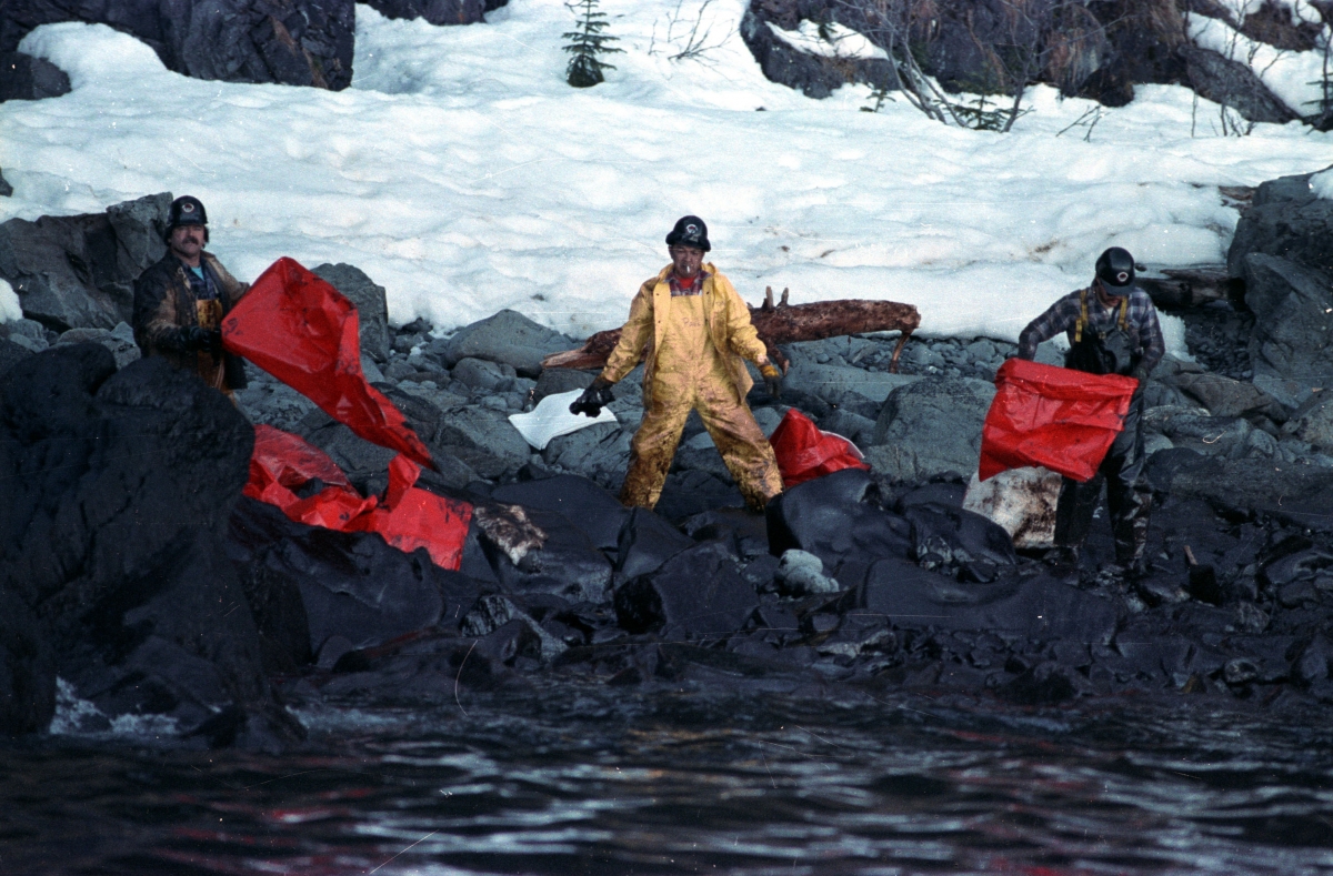 Exxon Valdez Oil Spill 25 Years Later Oil Still Lingers On Alaskan Shores