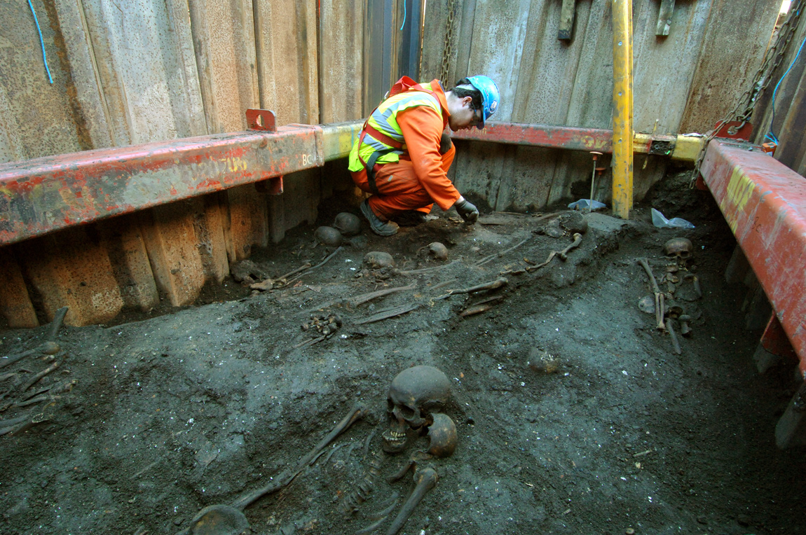 3,000 skeletons were found at the ancient burial ground of the Bedlam (Bethlehem Hospital) next to Liverpool Street station. The area is also the first burial ground not associated with the Church. 3,000 skeletons found at the Bedlam burial ground at the Liverpool Street construction site