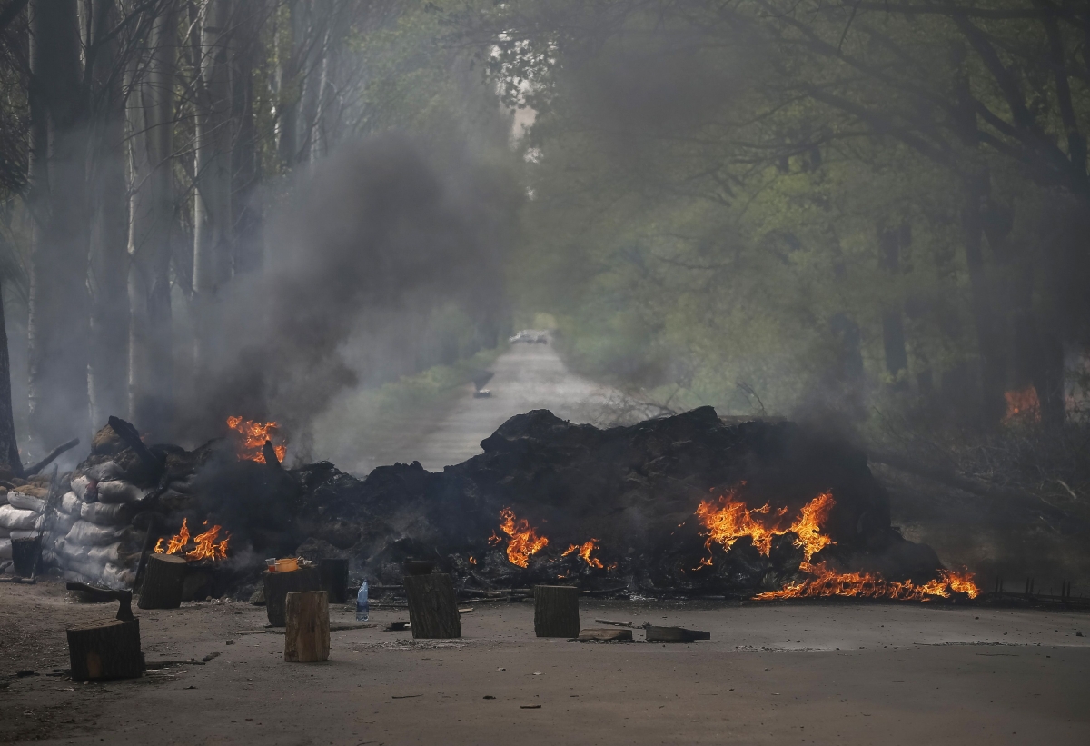 Slaviansk on Fire as Ukraine Forces Kill Five Rebels