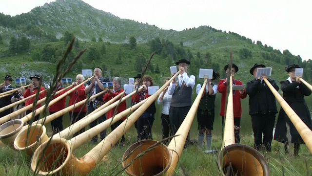 Thousands Gather in Switzerland for World's Largest Alphorn Festival