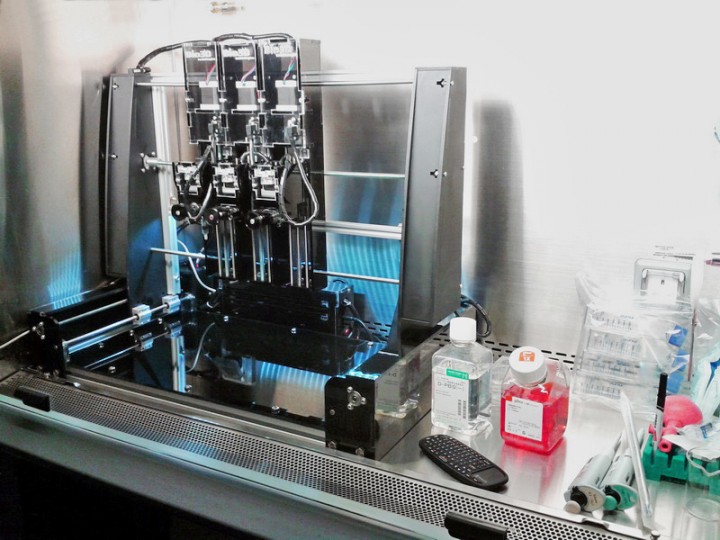 http://d.ibtimes.co.uk/en/full/1393009/bio3d-printer-x-first-ever-modular-bio-printer-that-can-print-synthetic-organic-materials.jpg