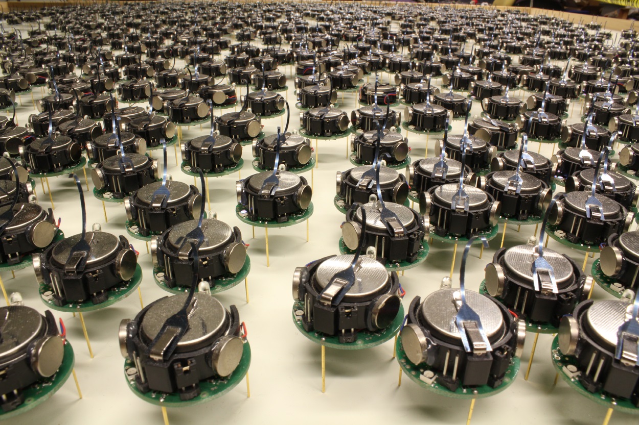 kilobots-robot-swarm.jpg?w=736&h=490&l=5