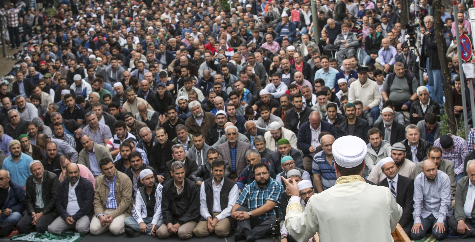 isis-german-muslims-demonstrate-against-islamic-state-murderers.jpg?w=720&h=368&l=50&t=40