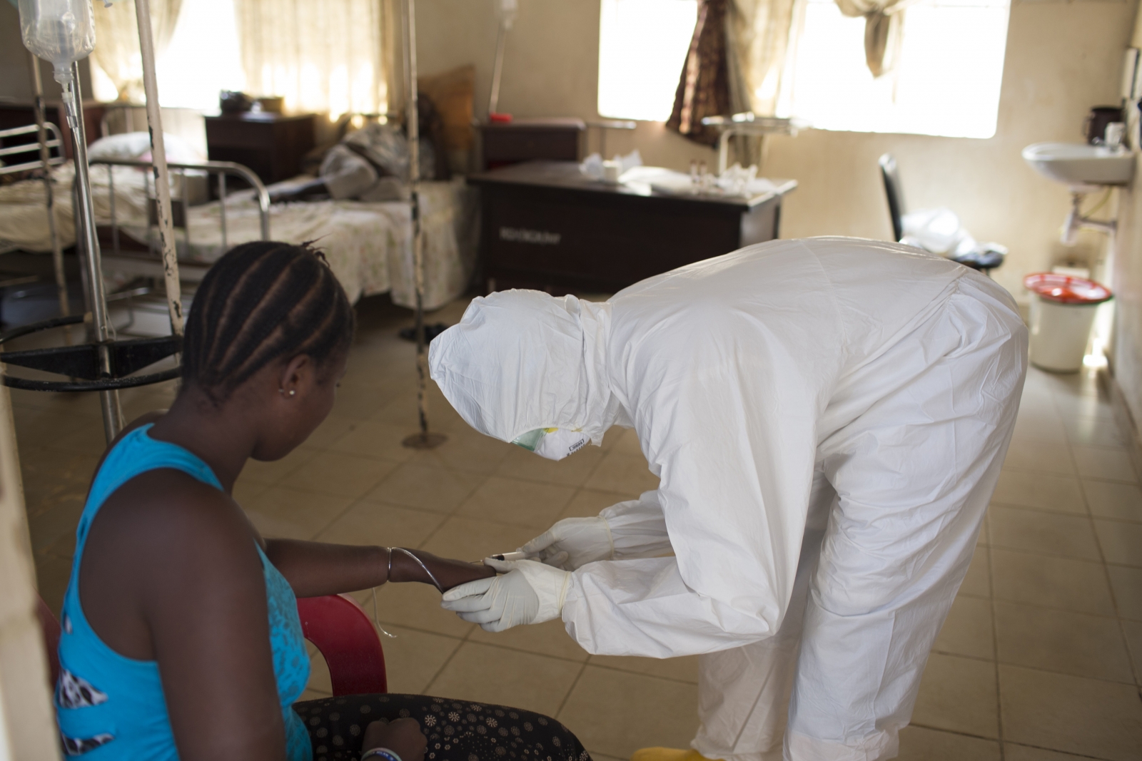 Ebola: 44 Million People 'Affected by 219 Infectious Diseases in Last 30 Years'1600 x 1067