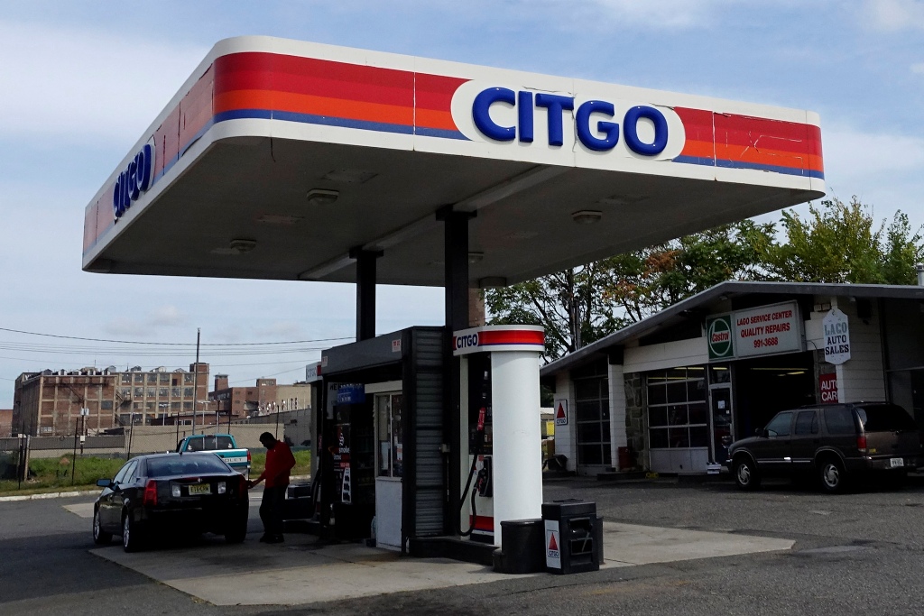 Bankers Set Date for Citgo Bids Despite Venezuela Ruling Out Sale