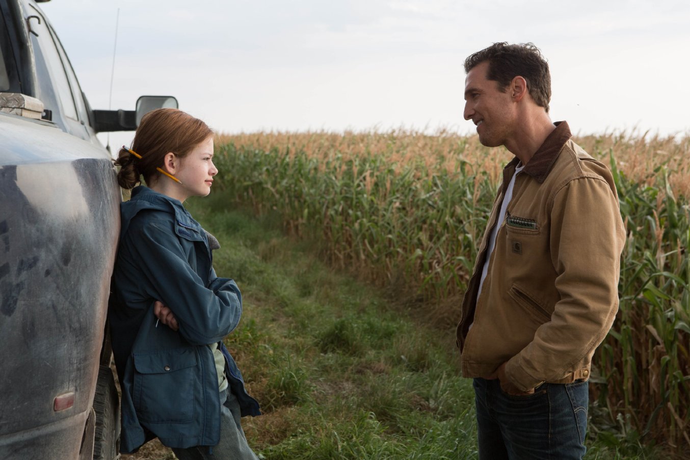 Still of Matthew McConaughey and Mackenzie Foy in Interstellar