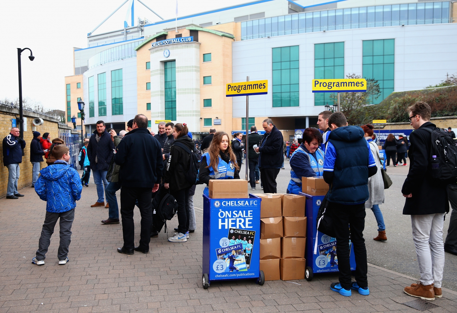 ... Chelsea 2-0 West Ham United - Manchester United 3-1 Newcastle United