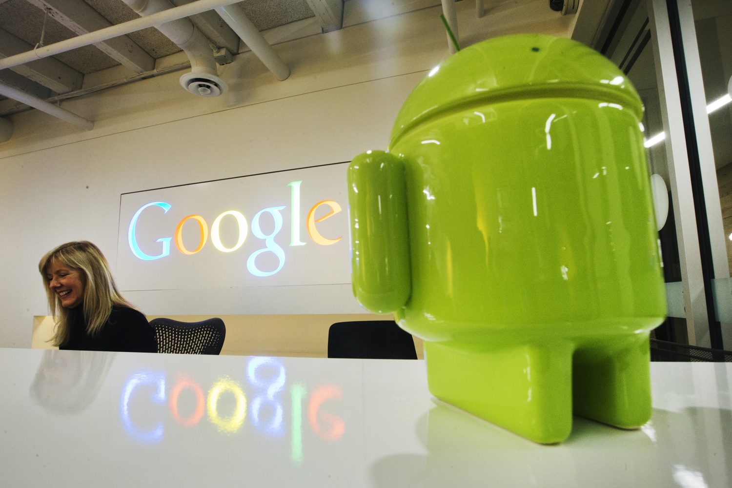One billion Android smartphone users at risk from hackers as Google ...