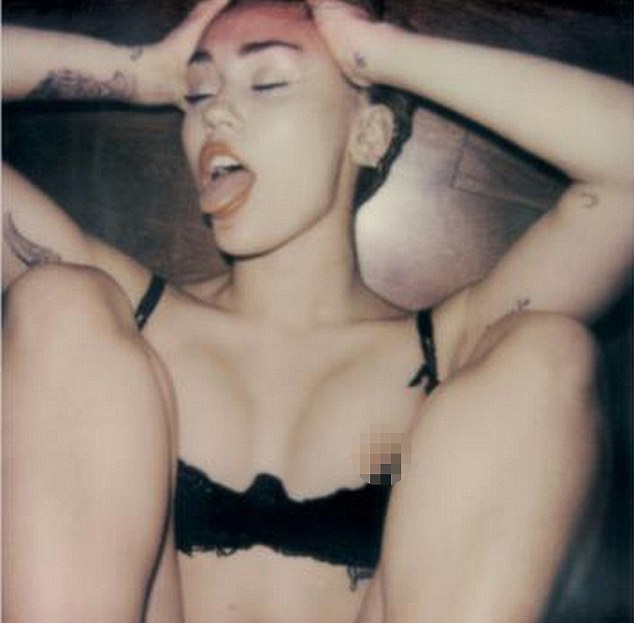 Miley Cirus Naked Videos 37
