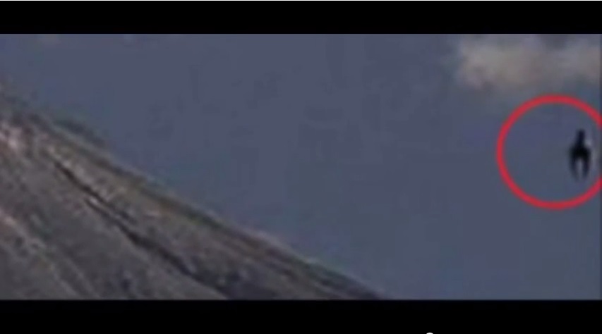 Horse shaped UFO spotted over Mexico volcano and Fire ball UFO spotted over Argentina? Horse shaped UFO spotted over Mexico volcano and Fire ball UFO spotted over Argentina?