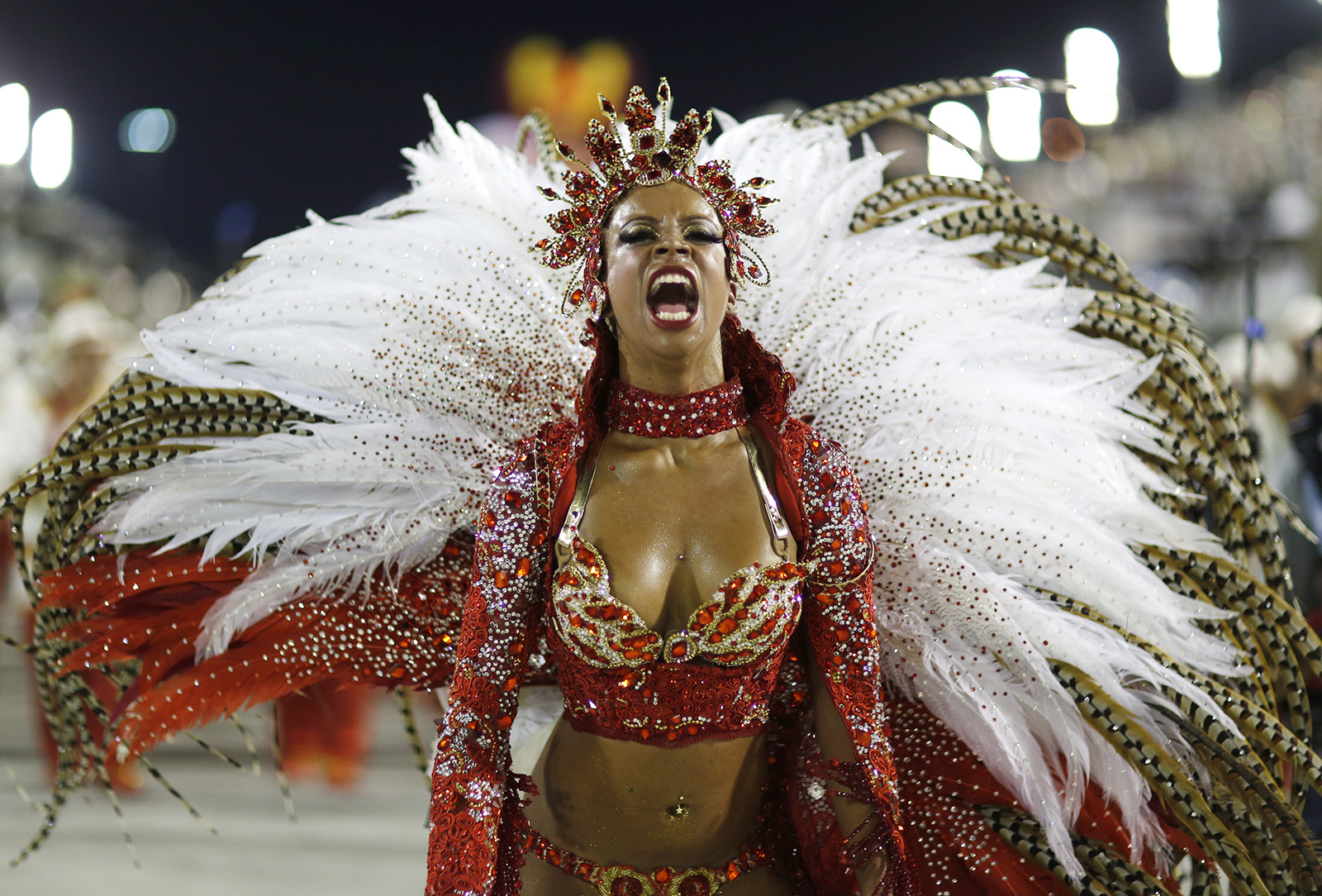 Rio Carnival 2015: Dancers and partygoers take over the 