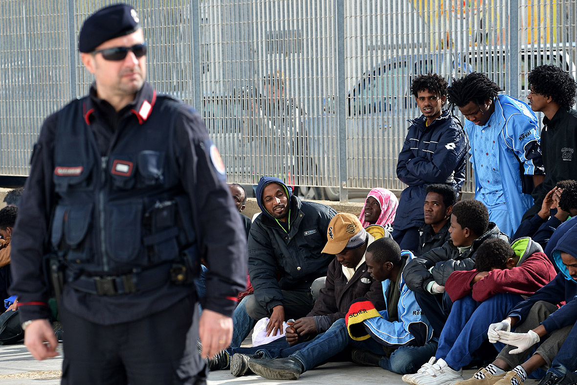 migrants-lampedusa.jpg