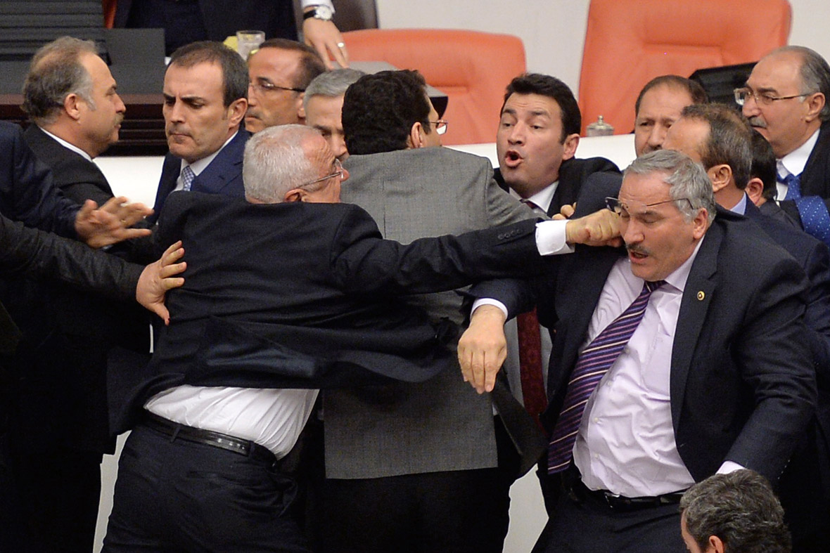 fighting-politicians.jpg