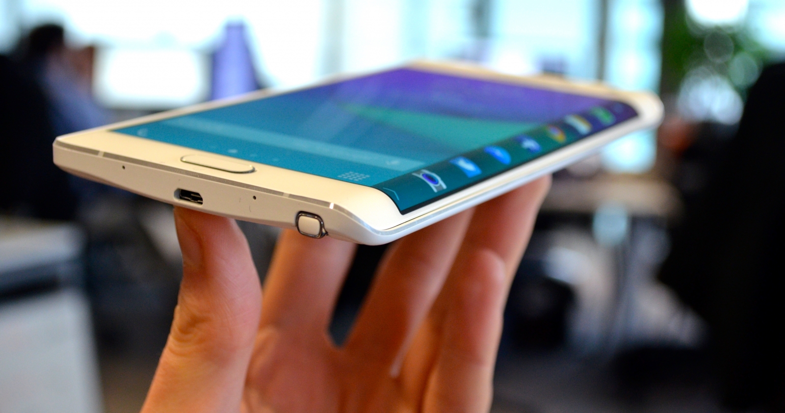 Galaxy Note 4 and Note Edge getting September Android security patch