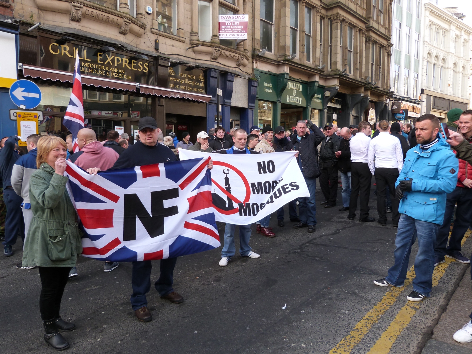Neo-Nazis met with strong local resistance during Wigan march