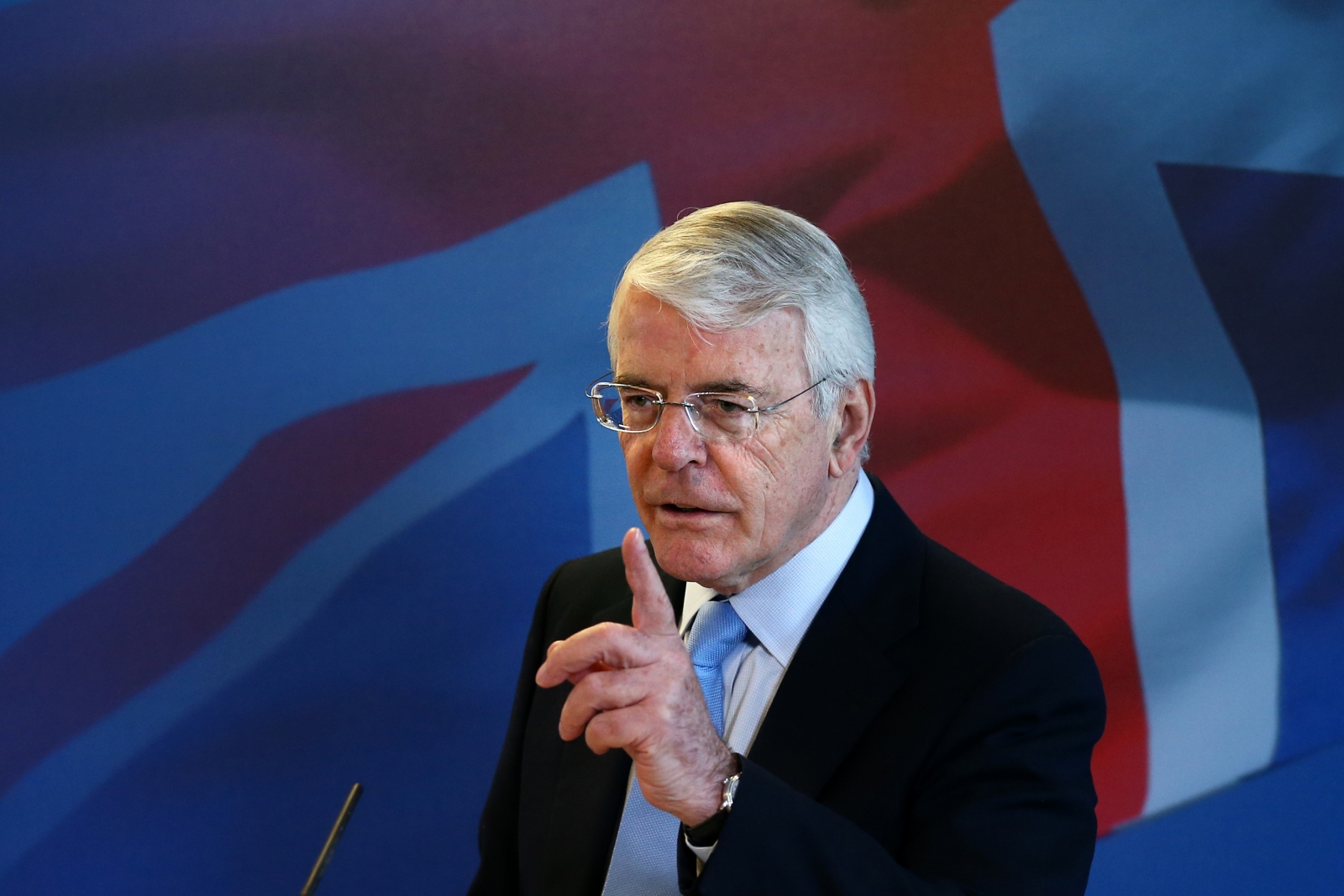 Ex-PM John Major tries to stop Theresa May making DUP deal with Northern Ireland warning