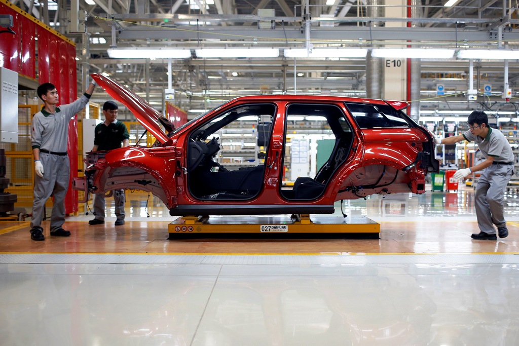 JLR parent Tata Motors Shares Drop After China Troubles Batter Profit