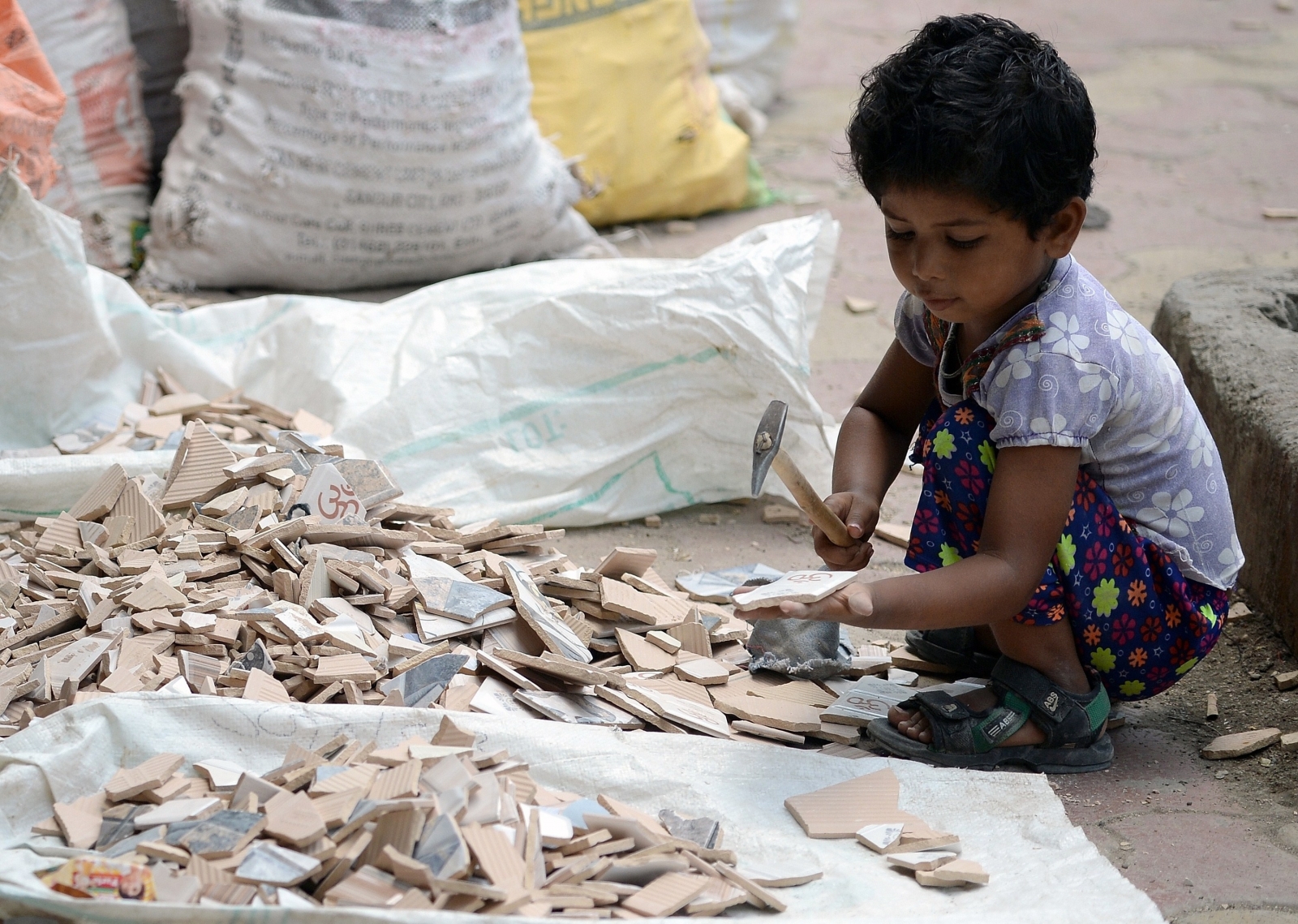Simple essay on child labour in india