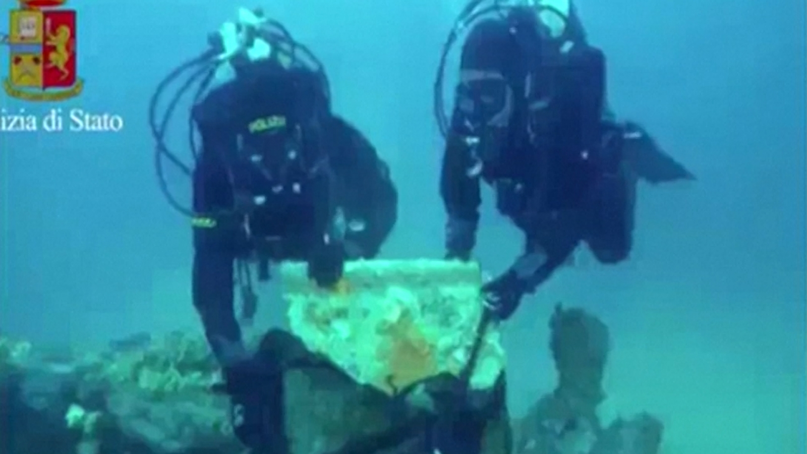2000 year old ship - bing images.