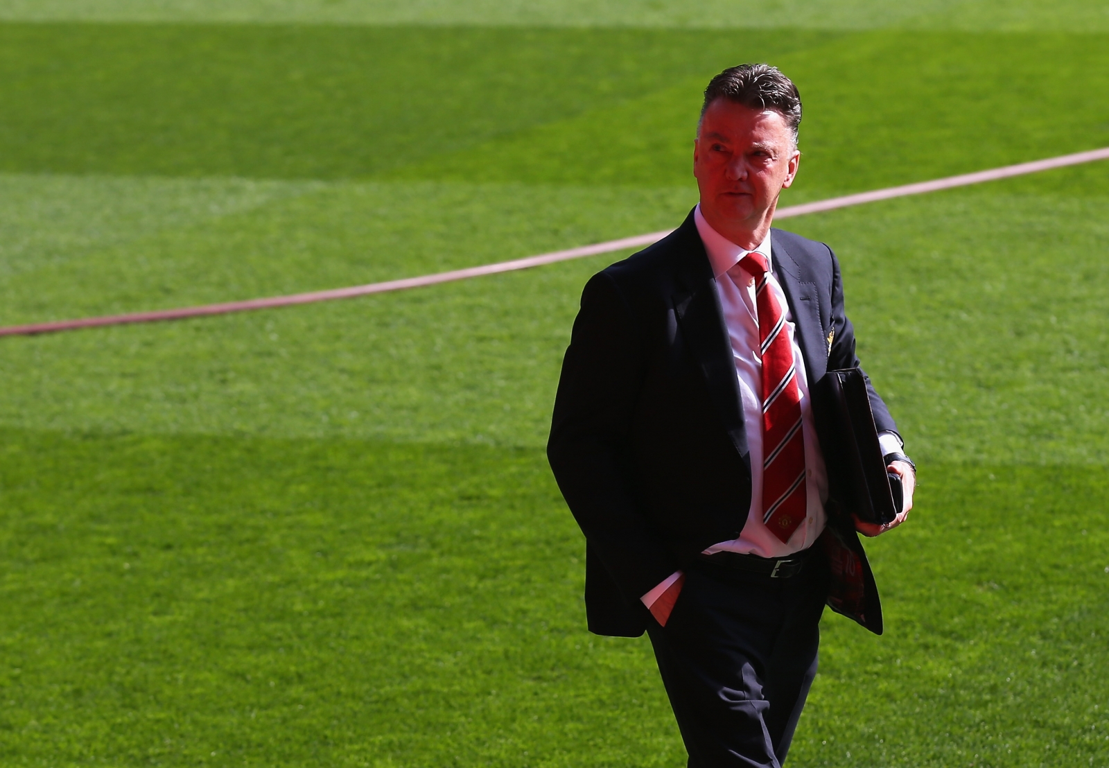 Manchester United: Louis van Gaal could extend Old Trafford contract 