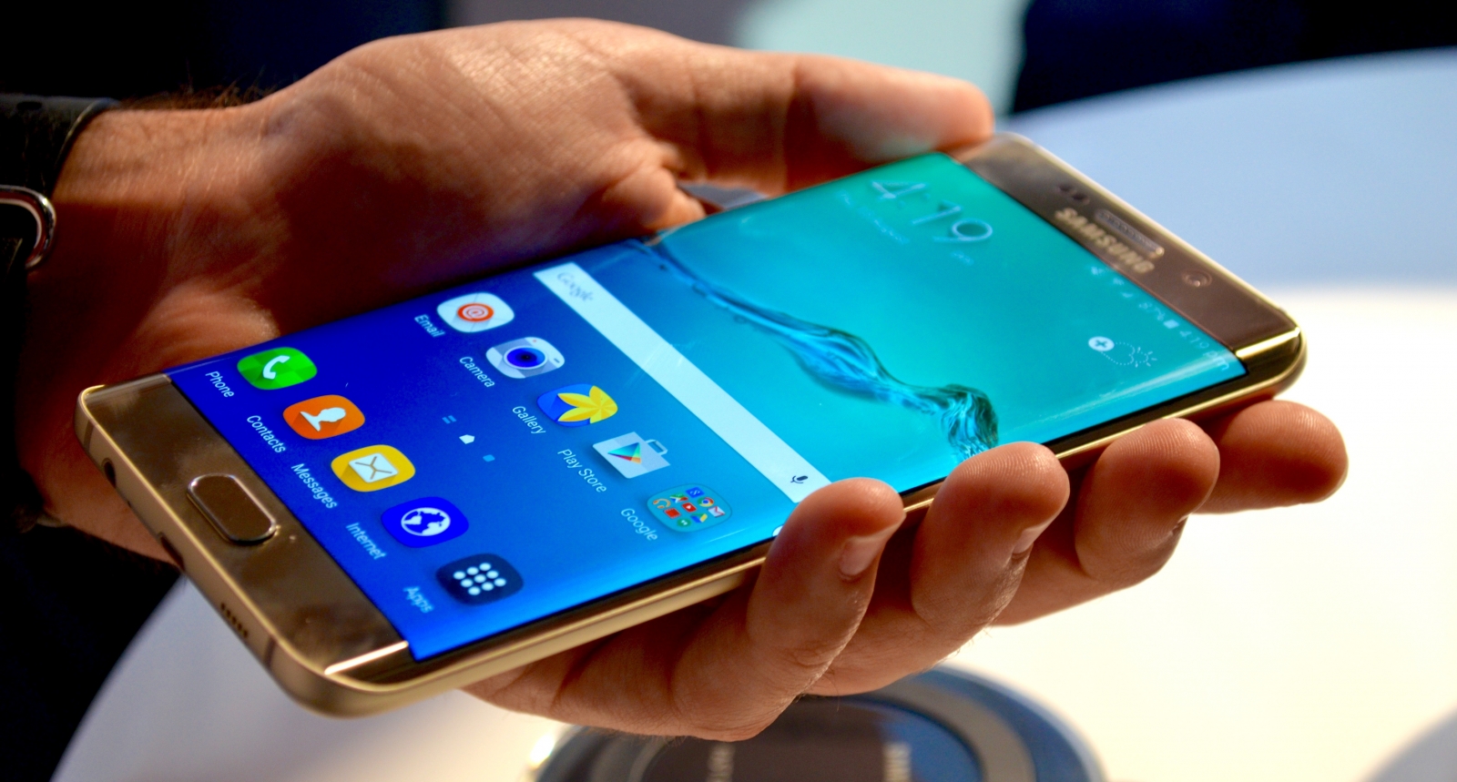 Samsung Galaxy S6 edge Plus hands-on: Is bigger better?