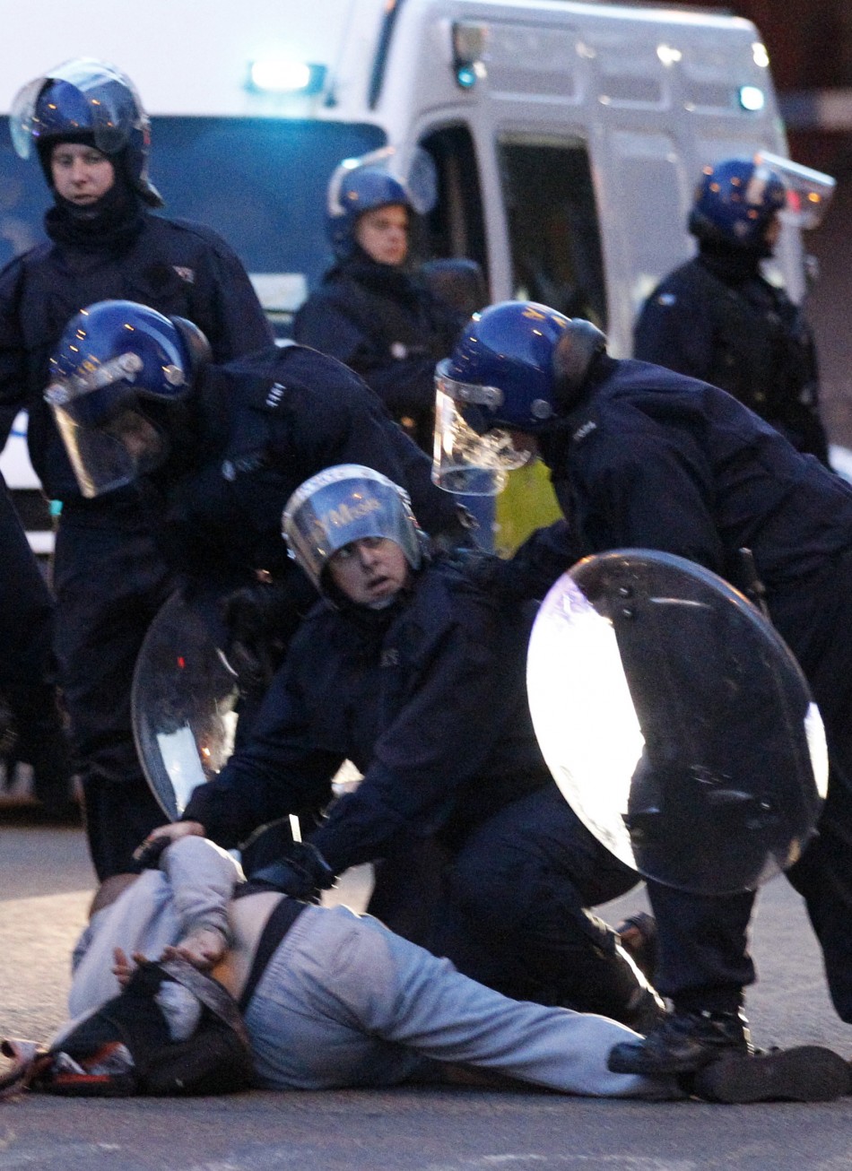 London Riots 2011 Police Averted Riots at Olympic Site and Oxford