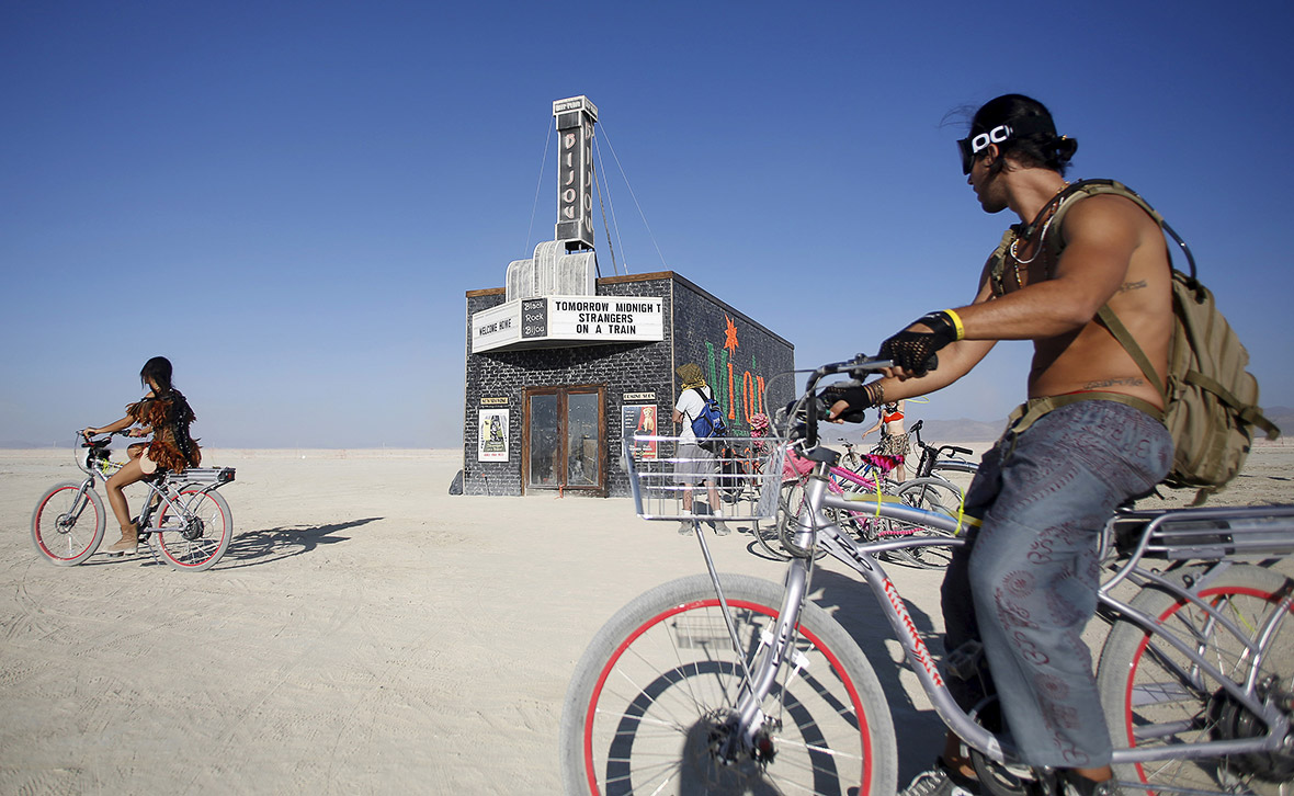 30 Stunning Shots of Burning Man 2014 | Everfest