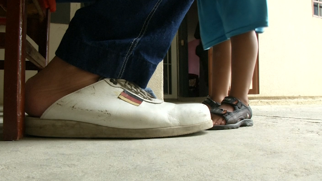 Venezuela: 20-year-old breaks Guinness World Record for largest feet Venezuela: 20-year-old breaks Guinness World Record for largest feet