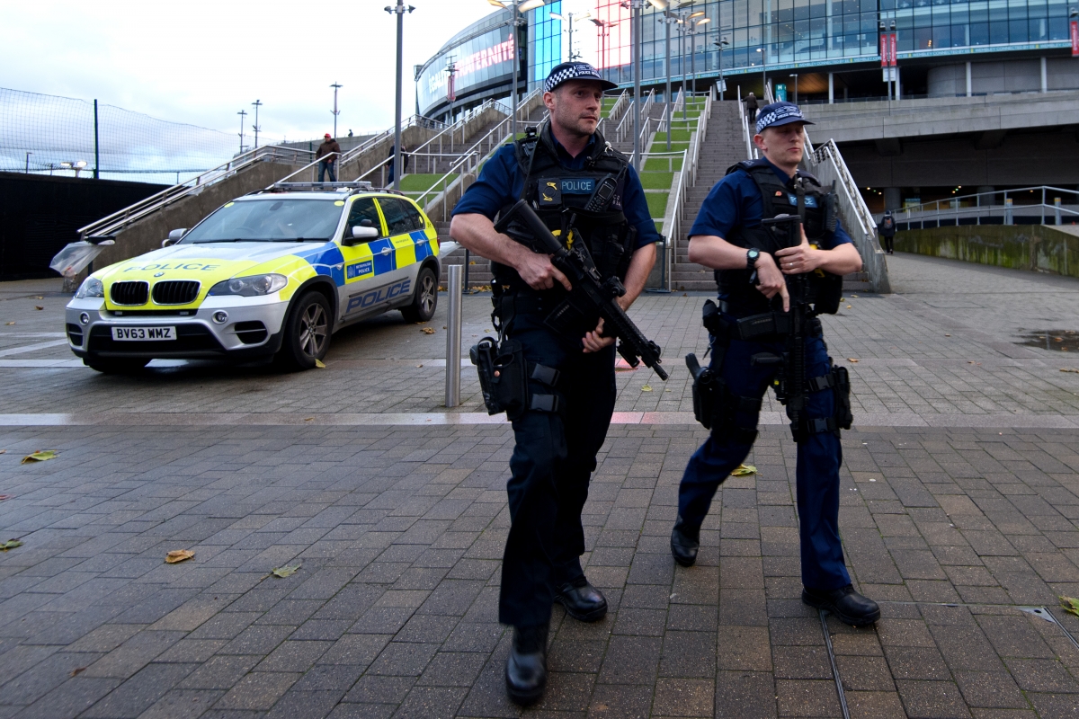 london-to-see-extra-armed-police-officers-on-the-streets-to-deter