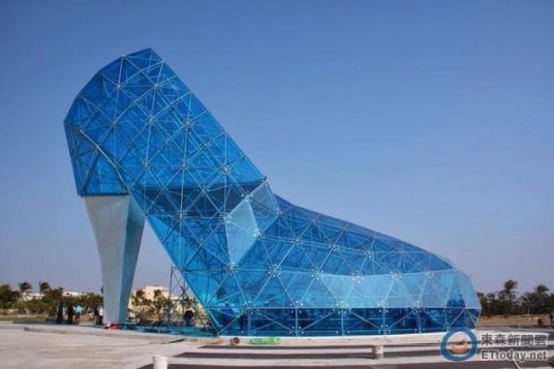 Taiwan Church Shaped Like A Shoe | taiwan giant glass church shaped like high heeled shoe Taiwan Church Shaped Like A Shoe | taiwan giant glass church shaped like high heeled shoe