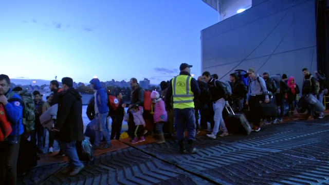 Refugees arrive in Greece