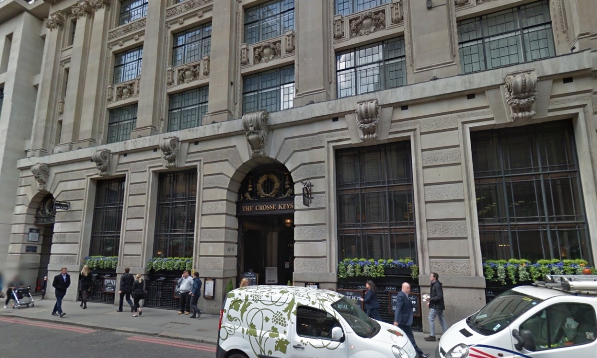 'Lonely' City of London IT worker viewed child porn in JD Wetherspoon pub