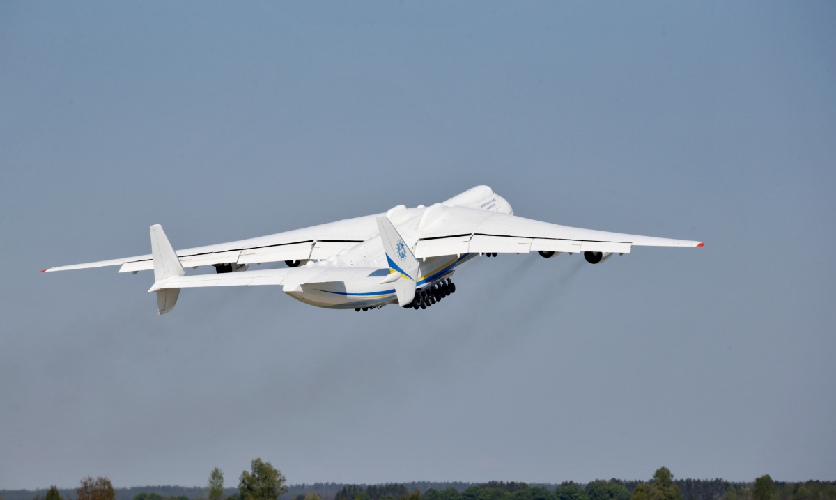 Antonov An-225: World's Largest Plane Takes Off To Transport Yet ...