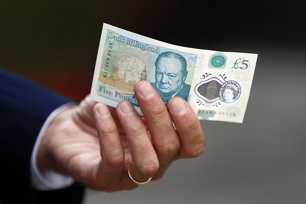 Cambridge vegetarian café refuses to accept new £5 notes in animal-fat scandal