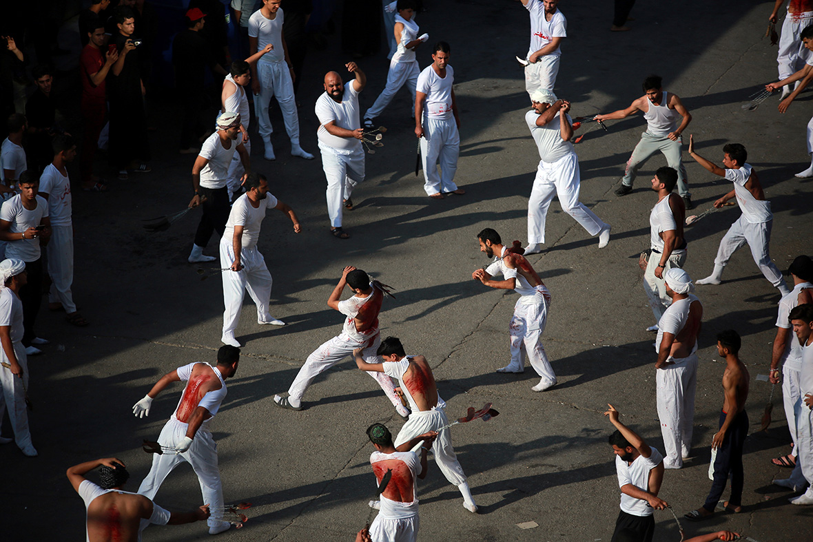 Graphic Photos Of Ashura 2016 Shia Muslims Flagellate Themselves With 