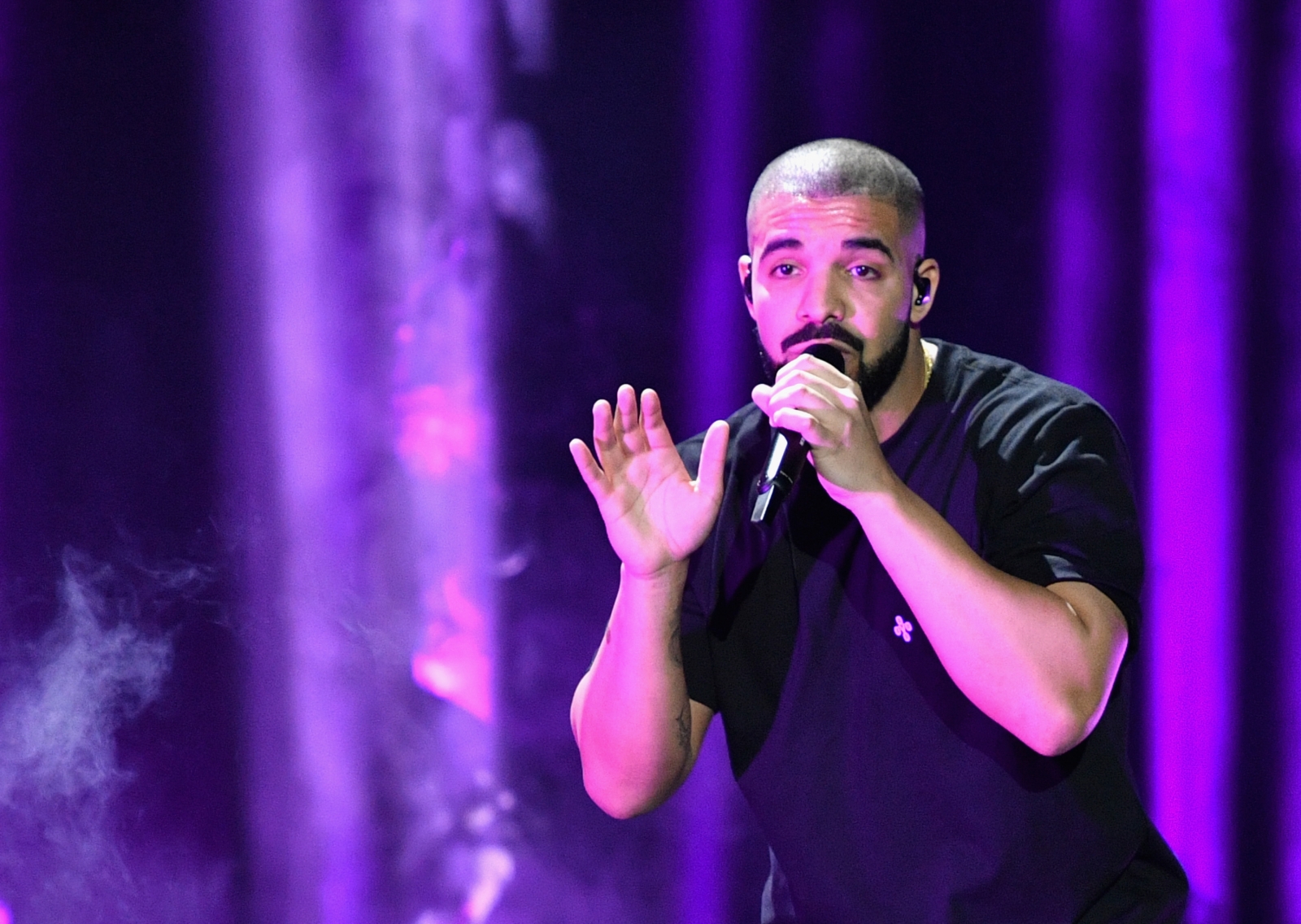 Drake returns to Amsterdam stage after food poisoning: 'One of the worst nights of my life'