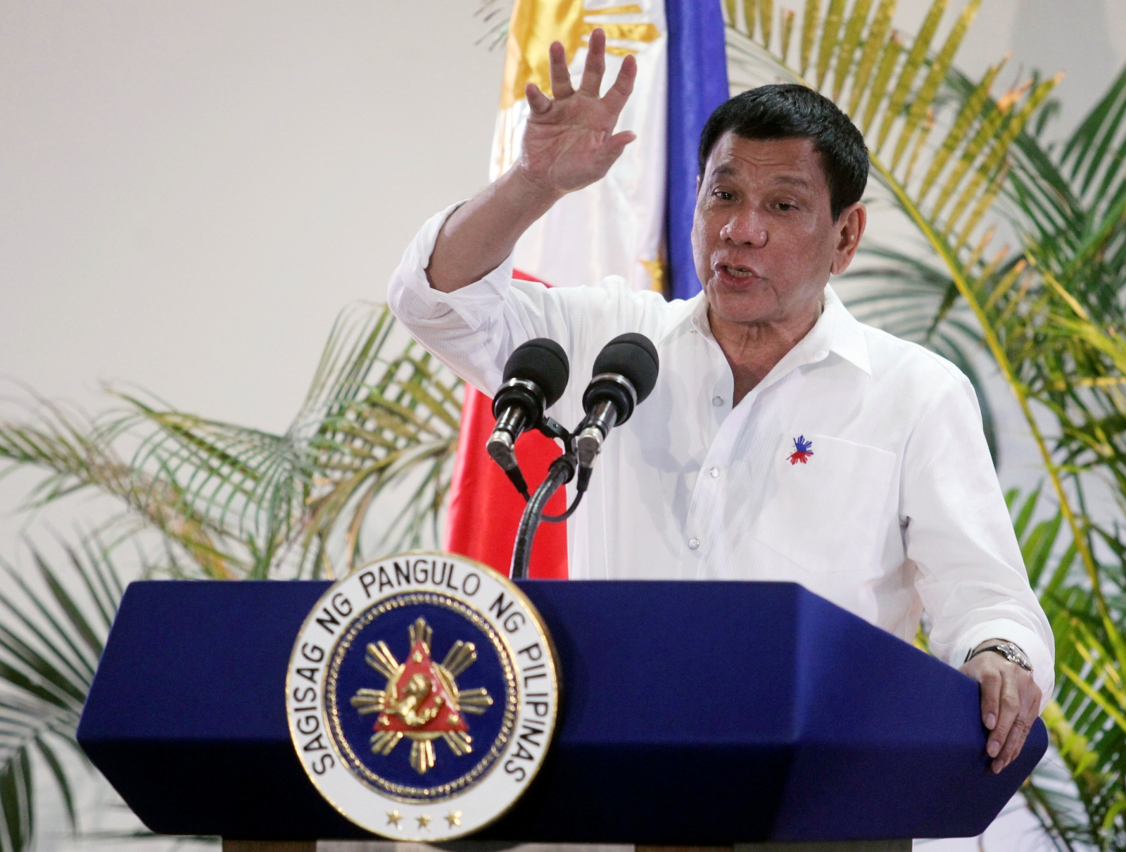 Philippine President Rodrigo Duterte Promises God He Will Not Swear Anymore