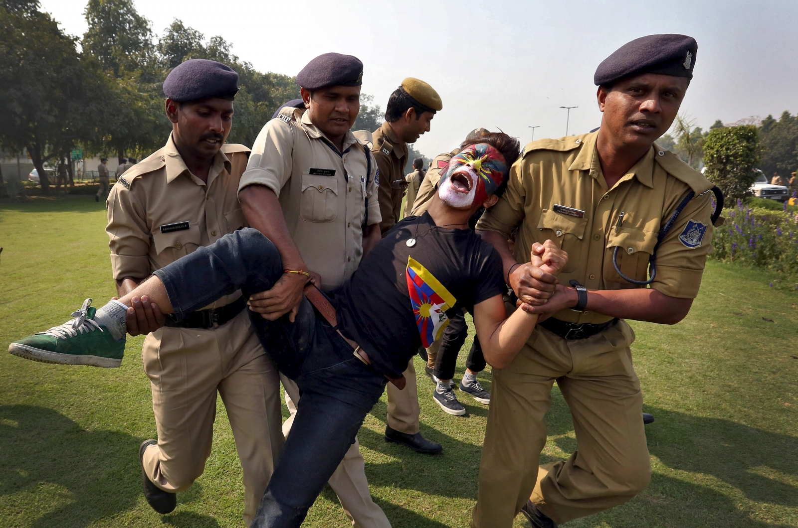 india-hundreds-of-deaths-in-police-custody-go-unpunished-human-rights