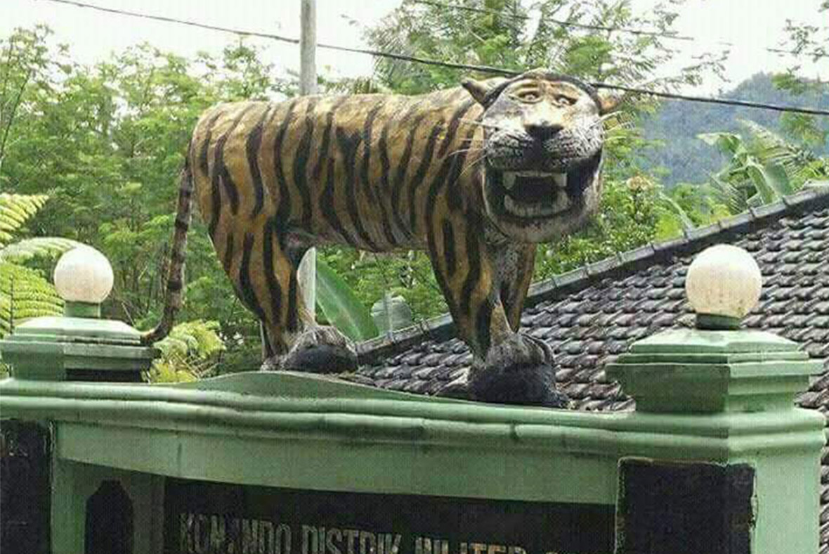 tiger statue for living room