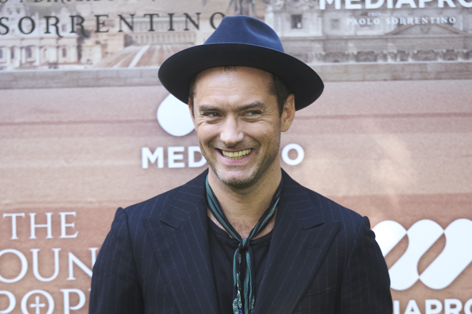 Twitter Welcomes Jude Law To Potterverse After He's Cast As Young ...