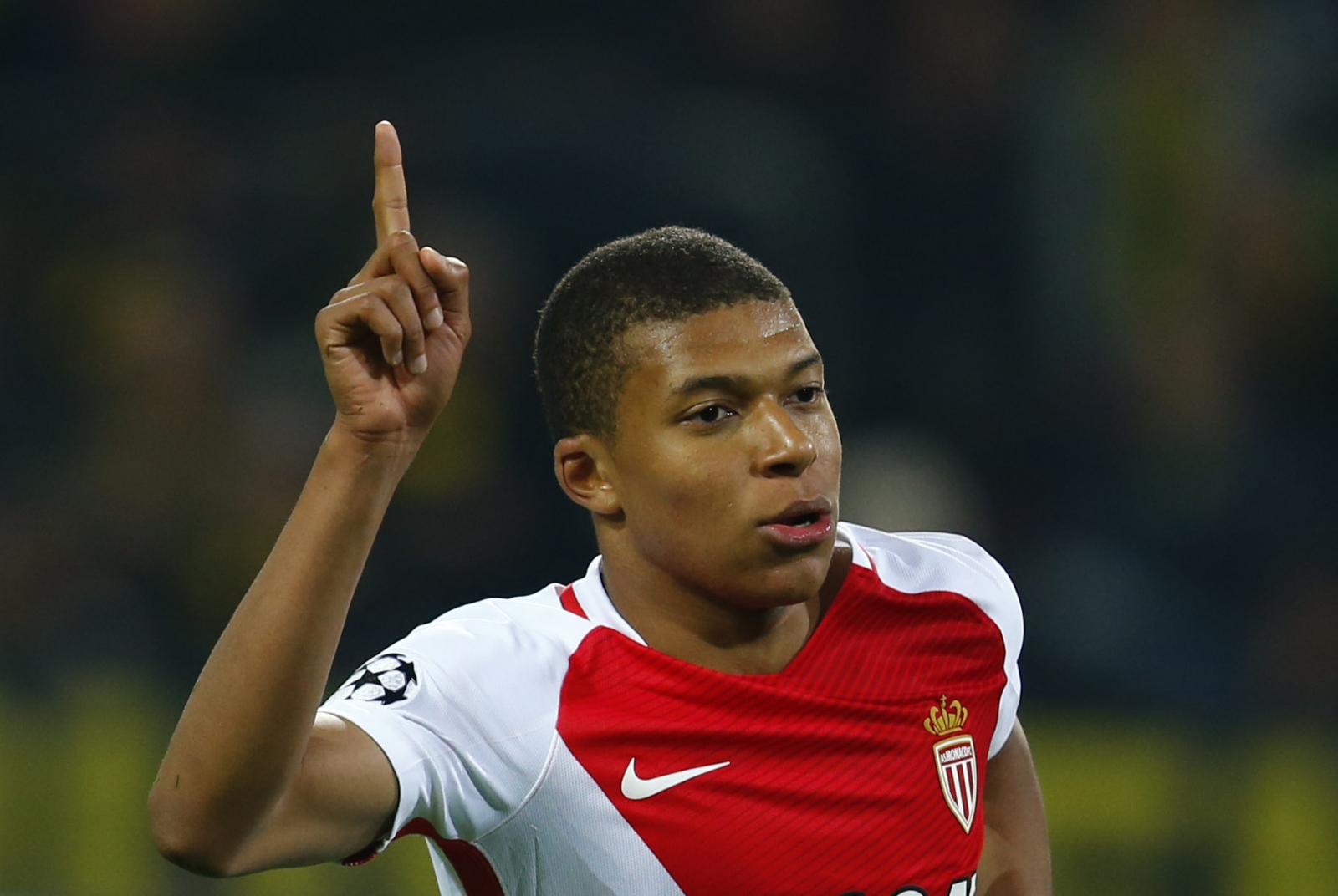 Didier Deschamps urges Kylian Mbappe to reject Manchester United and