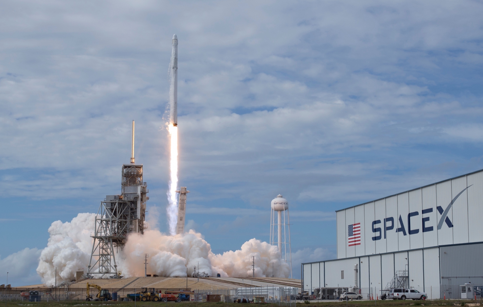 Space Race 2.0: How SpaceX, Virgin Galactic, Blue Origin ...