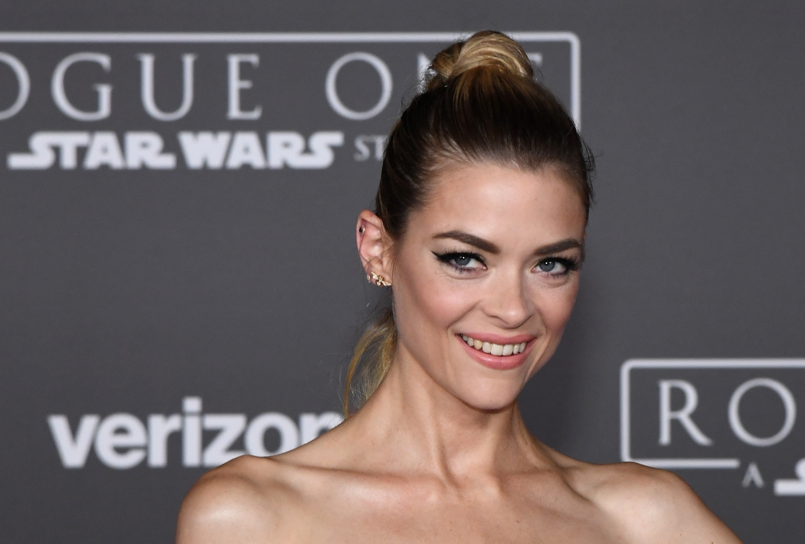 I Thought I Was Broken Jaime King Poses Naked As She Opens Up About