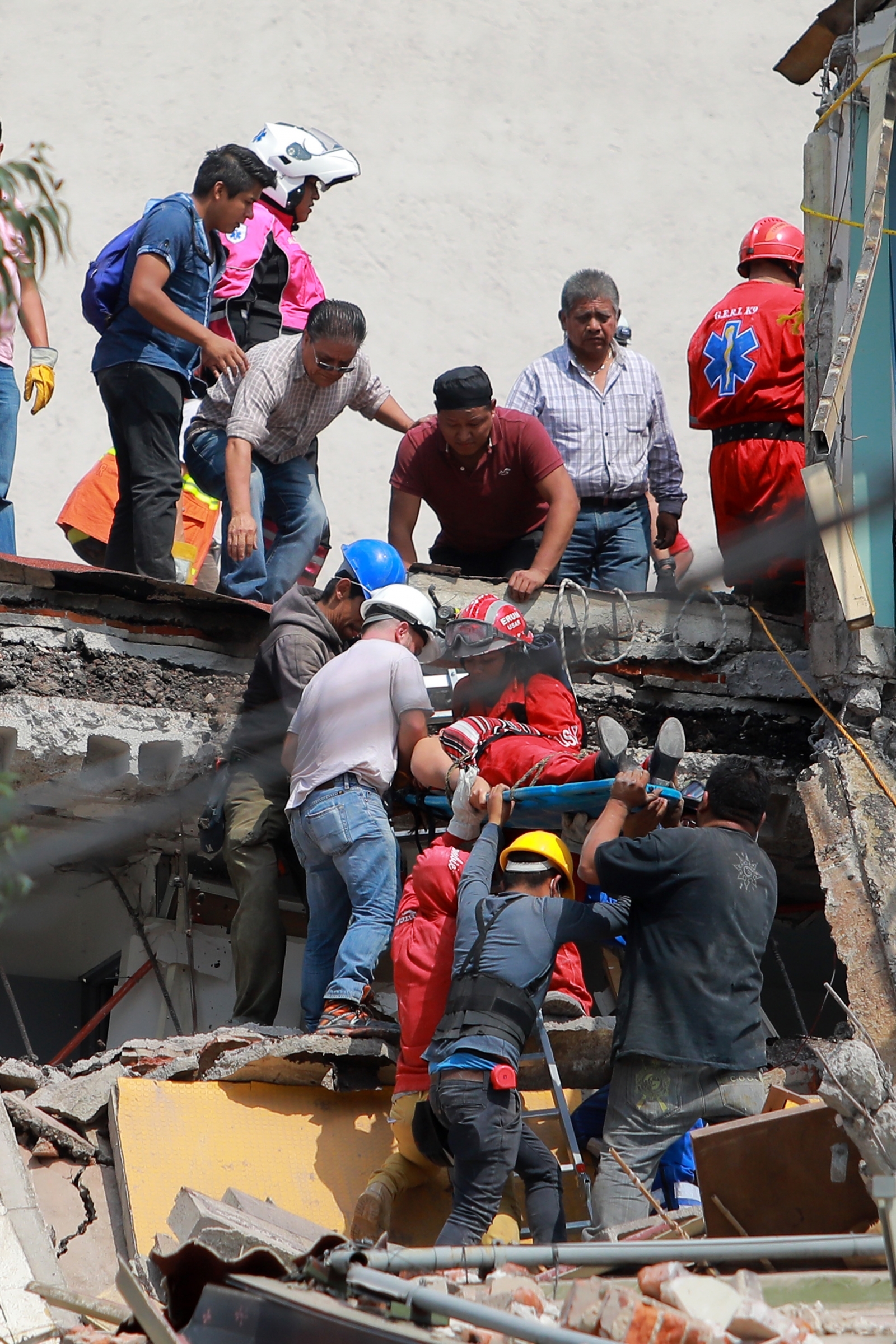 Criminals taking advantage of Mexico City earthquake to rob drivers evacuating city