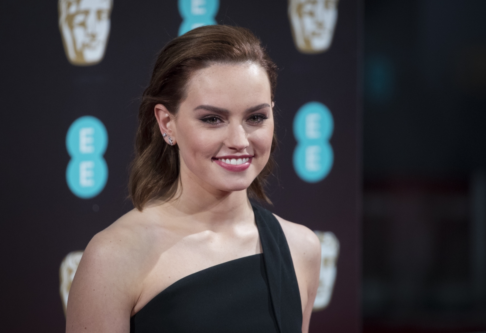 Star Wars fans are freaking out over Daisy Ridley's smoking hot Vogue