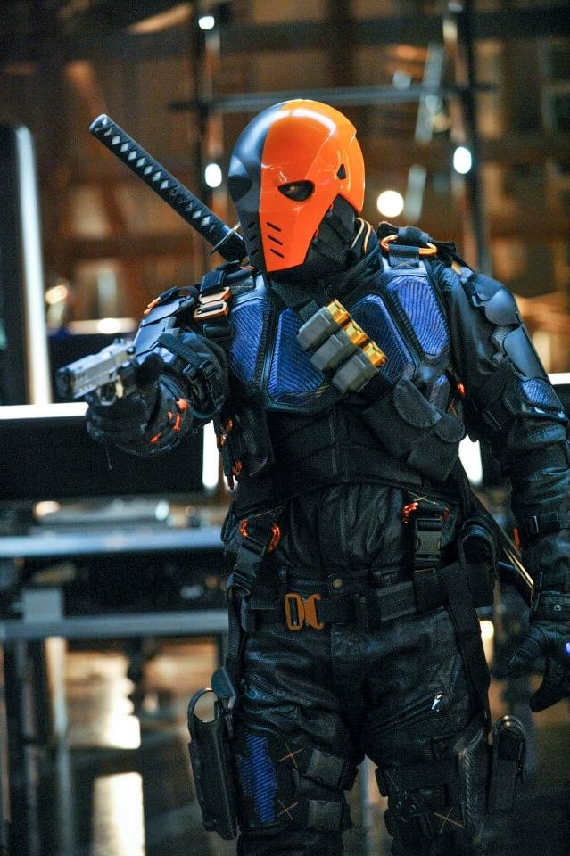 First look at Deathstroke revealed in Justice League end-credits: Arrow