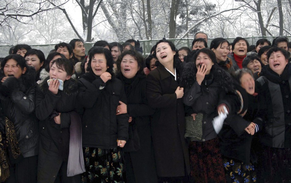 crowds-attend-funeral-procession-late-north-korean-leader-kim-jong-il-pyongyang.jpg