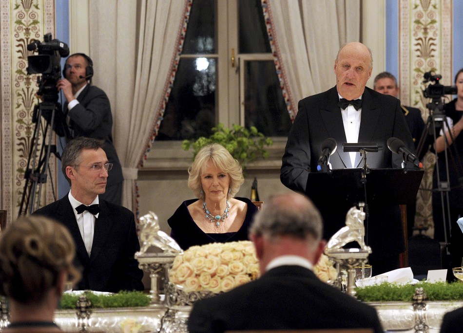 prince-charles-camilla-attends-state-dinner-during-diamond-jubilee-tour.jpg