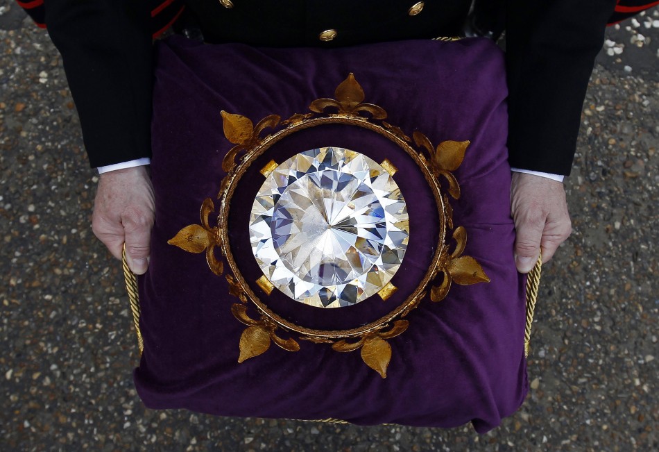 Queen Elizabeth’s Jubilee Crystal Diamond Unveiled at Tower of London