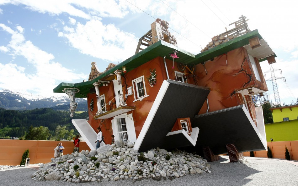 http://d.ibtimes.co.uk/en/full/271511/upside-down-house-austria.jpg